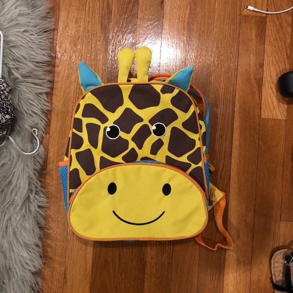 Kids’ Giraffe Backpack - Picture 1 of 3